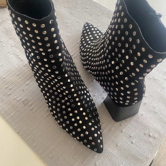 Boots- Steve Madden - Picture 3 of 3